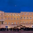 Devant la relève de la garde place Syntagma